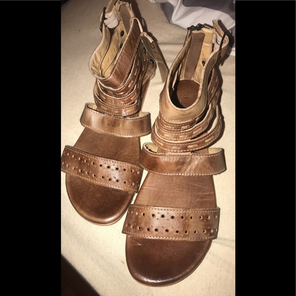 BNWT Bedstu Sandals